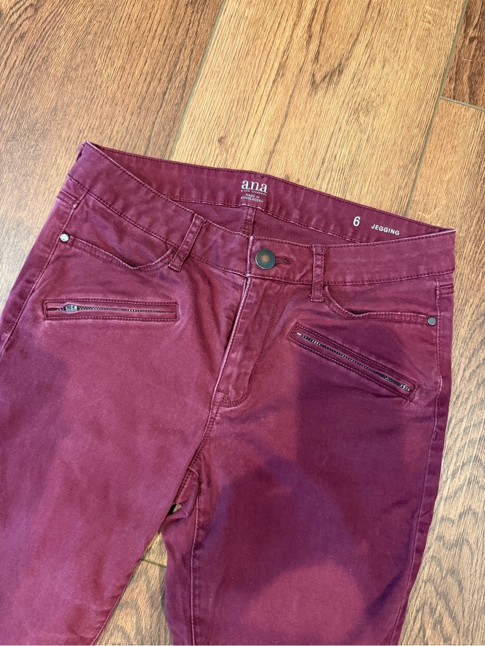 a.n.a Wine Maroon Jeggings with Zip Front Pockets